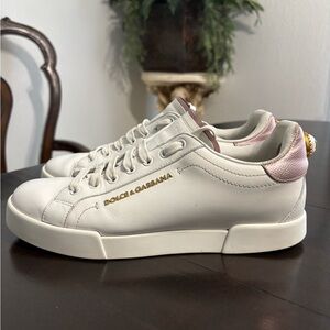 Dolce & Gabbana Women's Sneakers in White and Pink